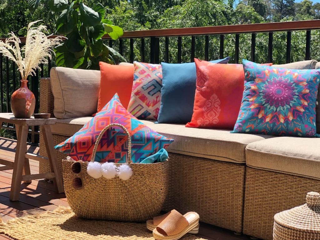 https://www.simplycushions.com.au/wp-content/uploads/2019/01/Outdoor-Cushions-Sales-Banner-4-1024x768.jpg